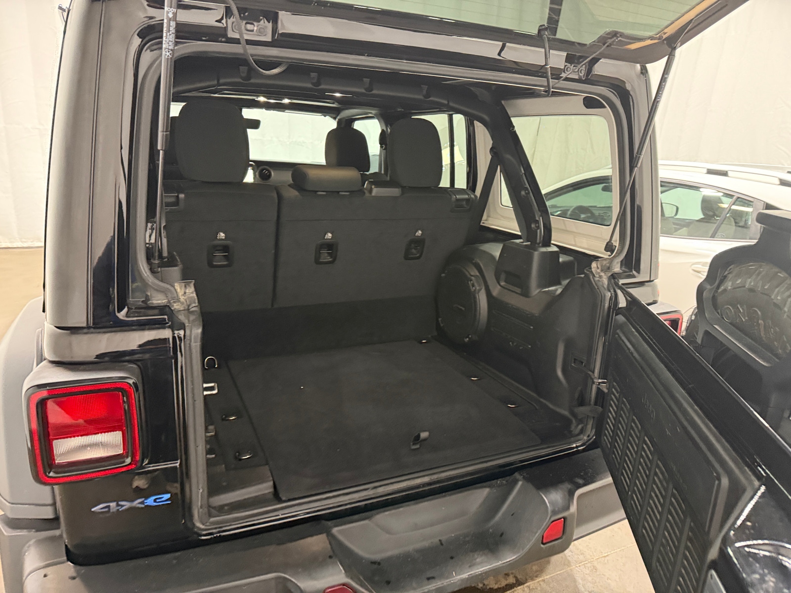 Thumbnail: 2023 Jeep Wrangler - 7