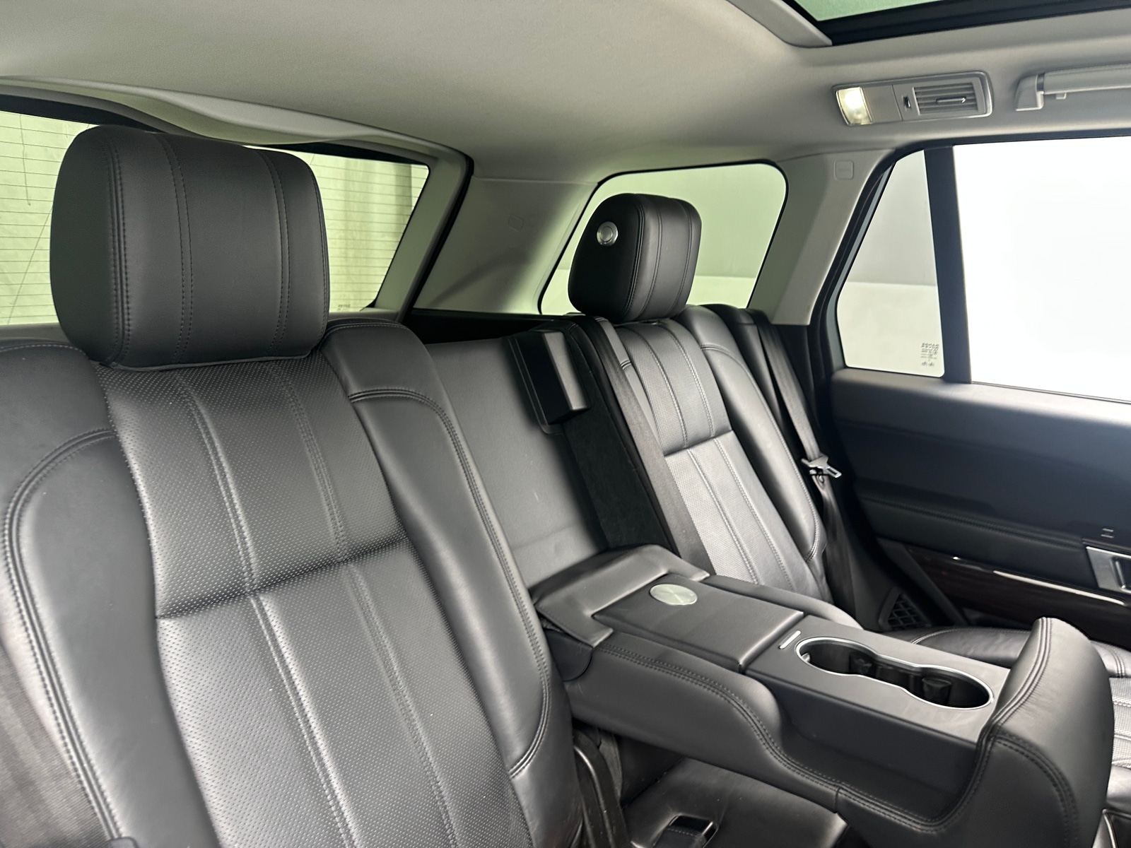 Thumbnail: 2016 Land Rover Range Rover - 5