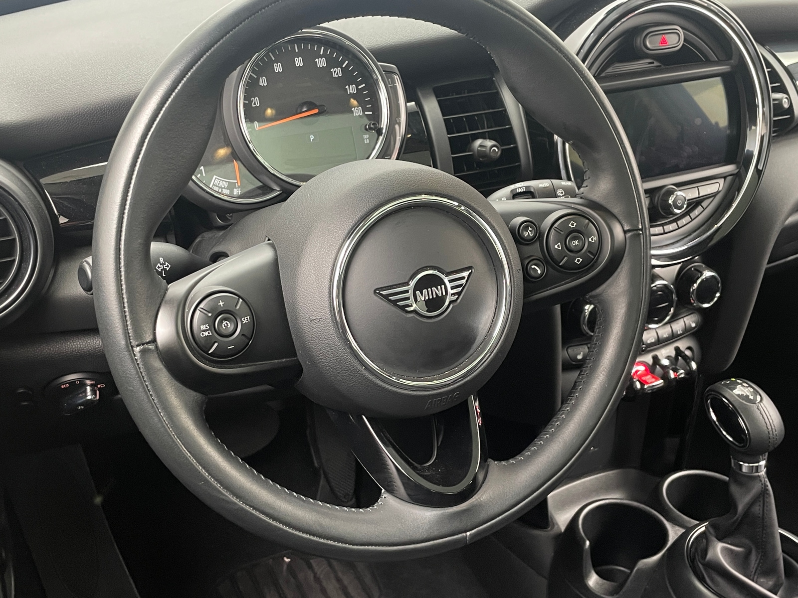 Thumbnail: 2019 MINI Cooper Hardtop - 4