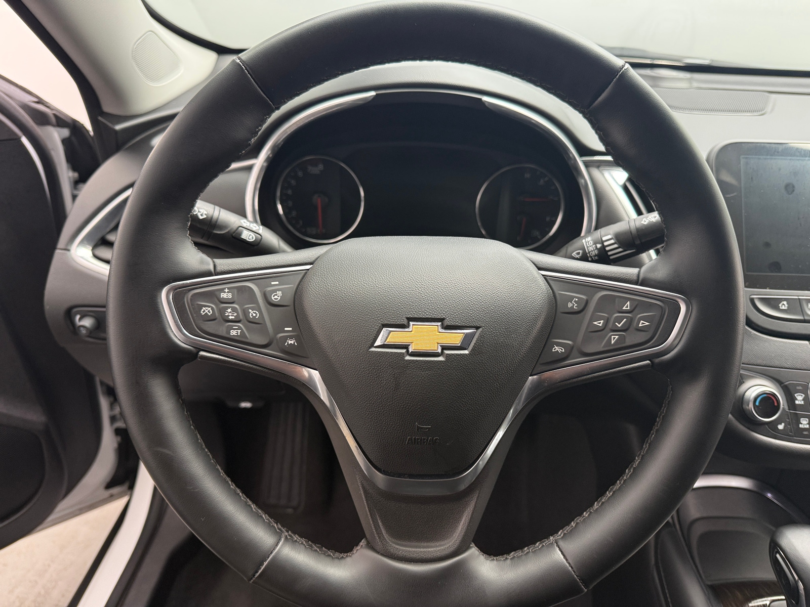 Thumbnail: 2024 Chevrolet Malibu - 4