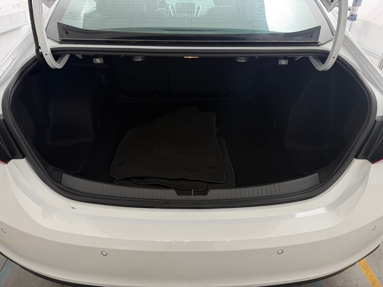 Thumbnail: 2024 Chevrolet Malibu - 6