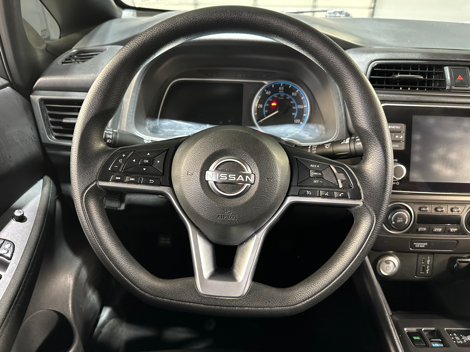 Thumbnail: 2023 Nissan Leaf - 5