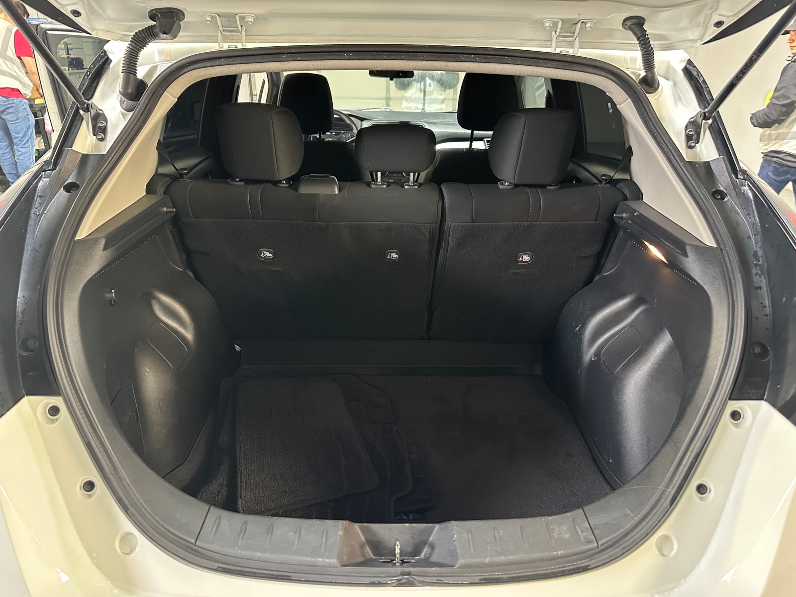 Thumbnail: 2023 Nissan Leaf - 7