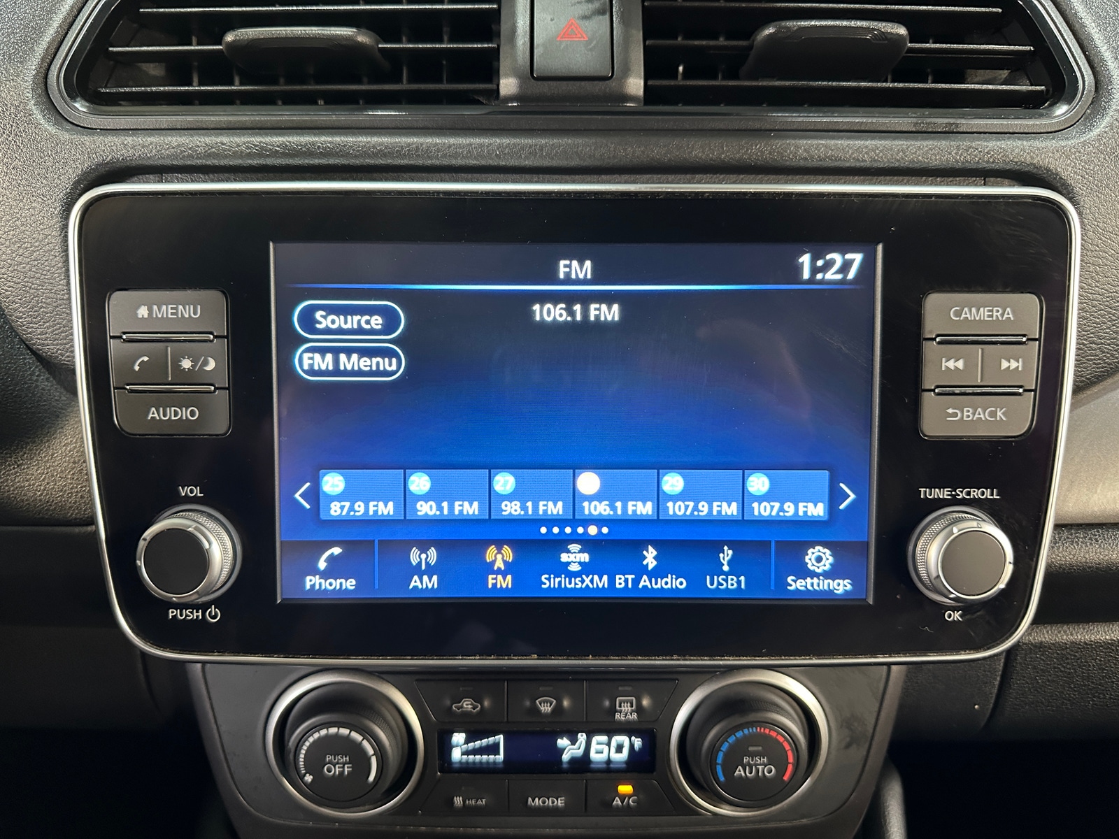 Thumbnail: 2023 Nissan Leaf - 4