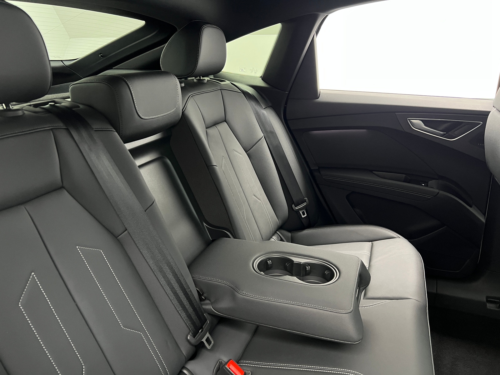 Thumbnail: 2024 Audi Q4 e-tron - 5