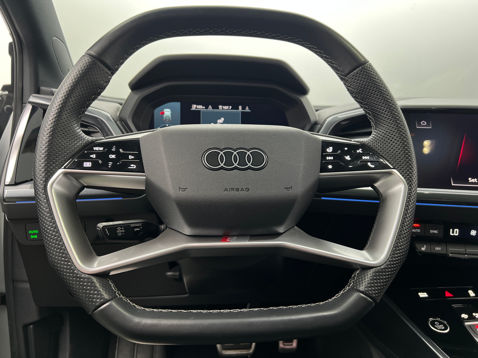 Thumbnail: 2024 Audi Q4 e-tron - 4