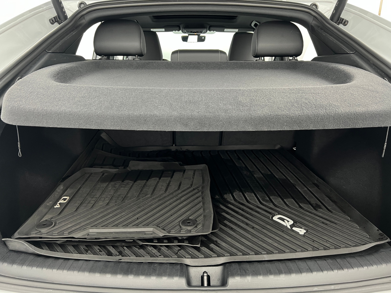 Thumbnail: 2024 Audi Q4 e-tron - 6