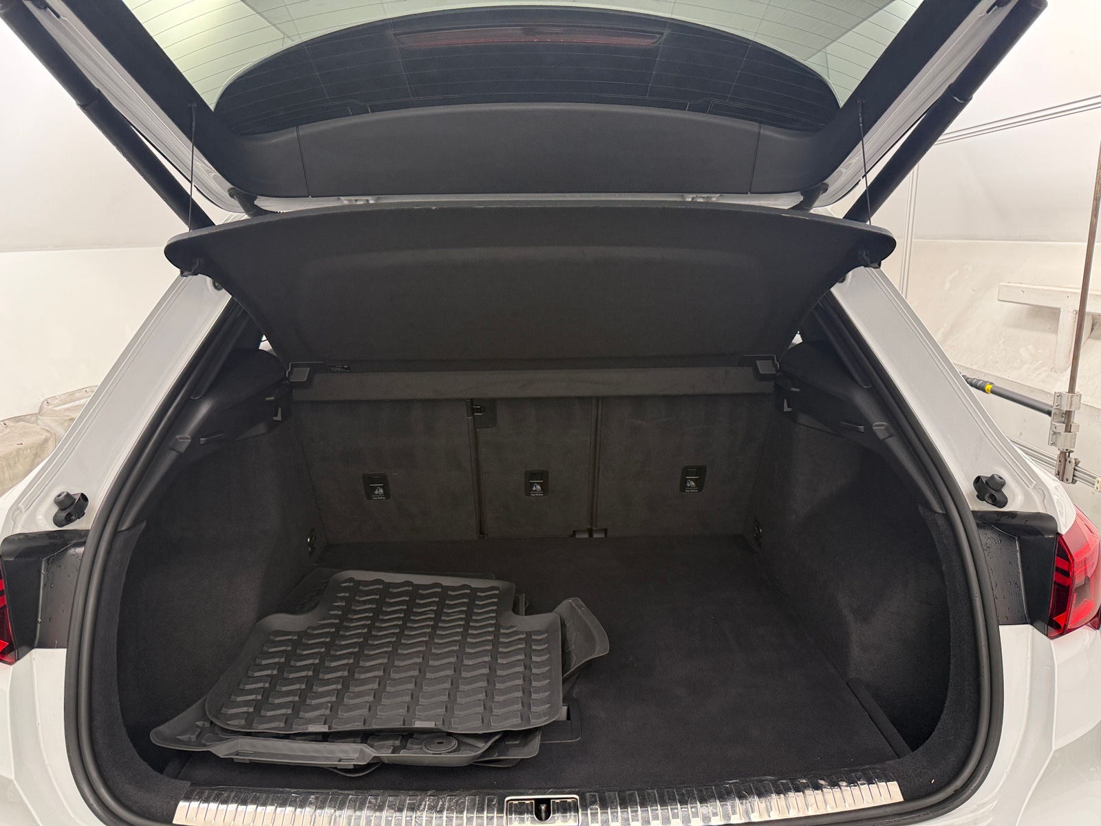 Thumbnail: 2021 Audi Q3 - 6