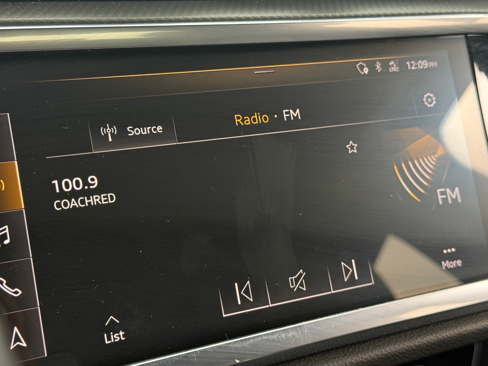 Thumbnail: 2021 Audi Q3 - 3