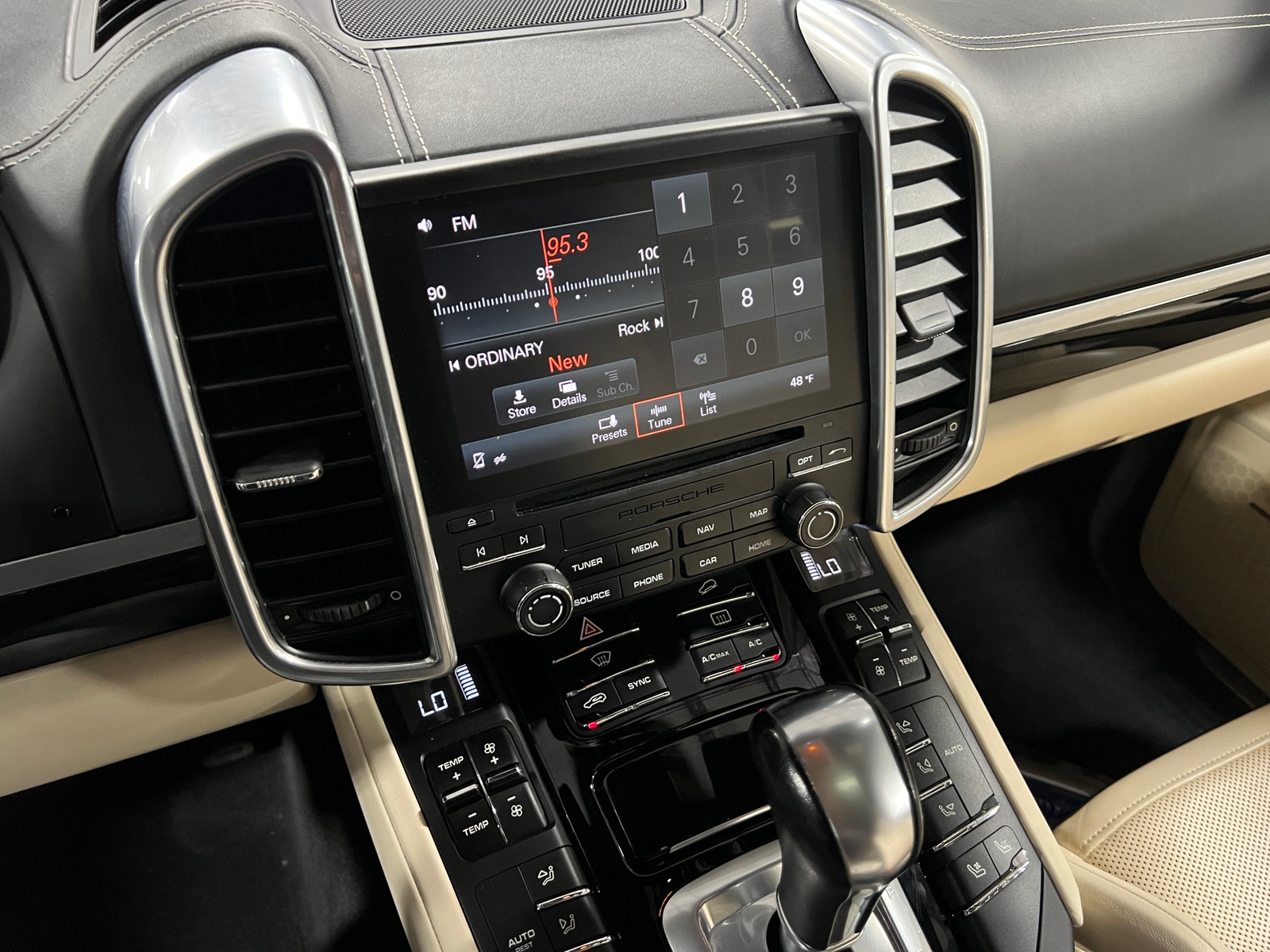 Thumbnail: 2017 Porsche Cayenne - 3