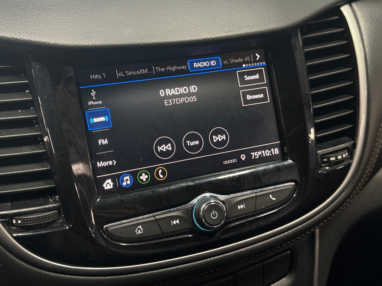 Thumbnail: 2022 Chevrolet Trax - 4