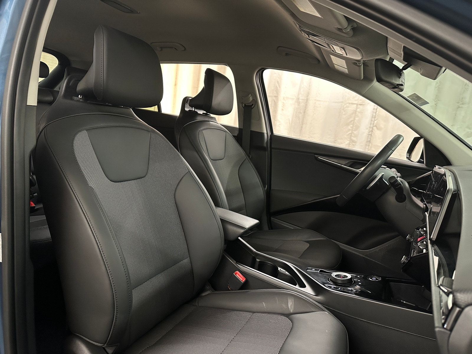 Thumbnail: 2023 Kia Niro - 2