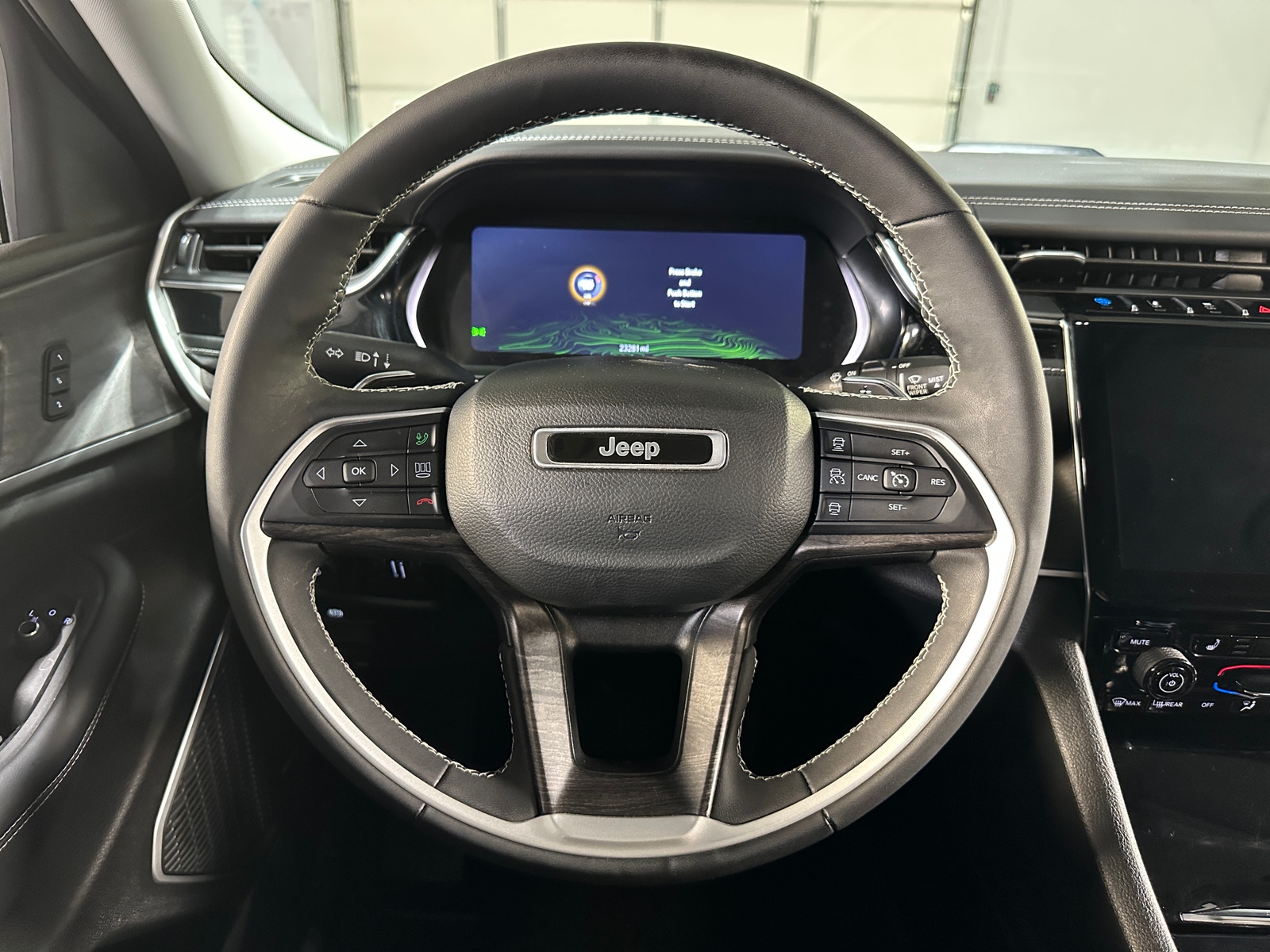 Thumbnail: 2022 Jeep Grand Cherokee - 4