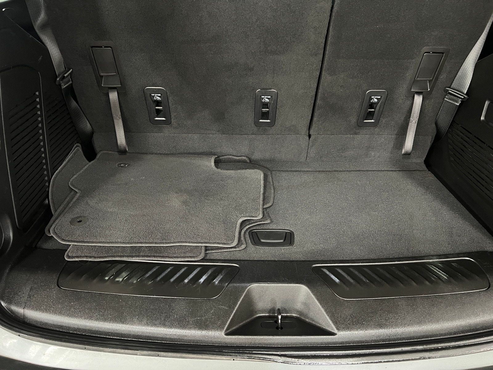 Thumbnail: 2023 Chevrolet Tahoe - 6