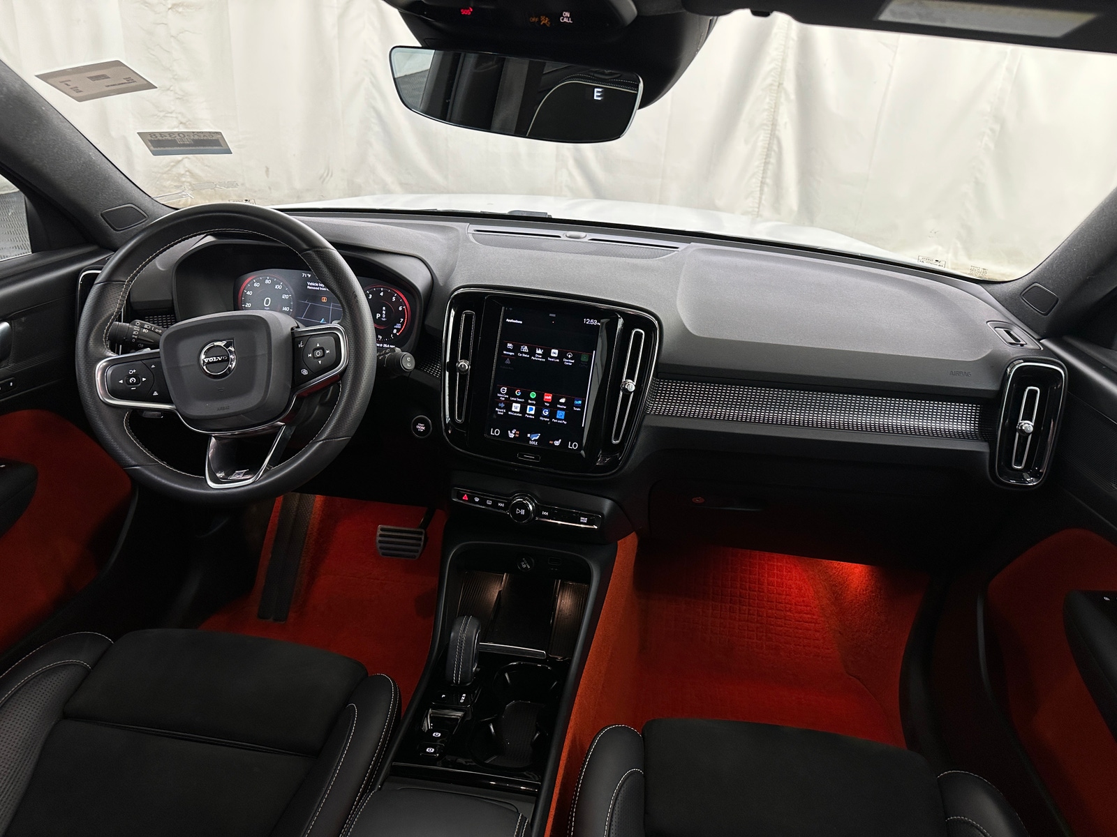 Thumbnail: 2020 Volvo XC40 - 2