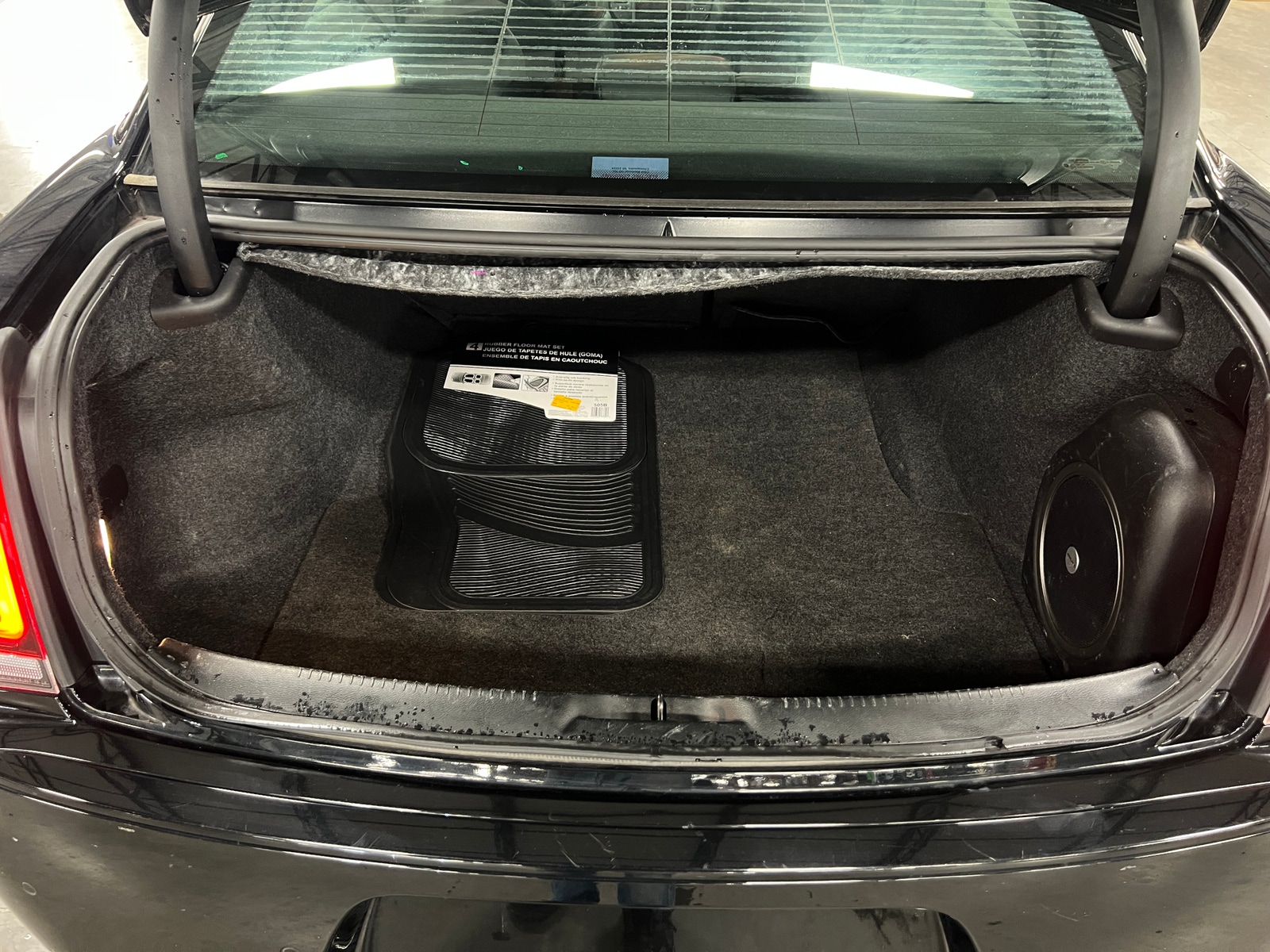 Thumbnail: 2023 Chrysler 300 - 6