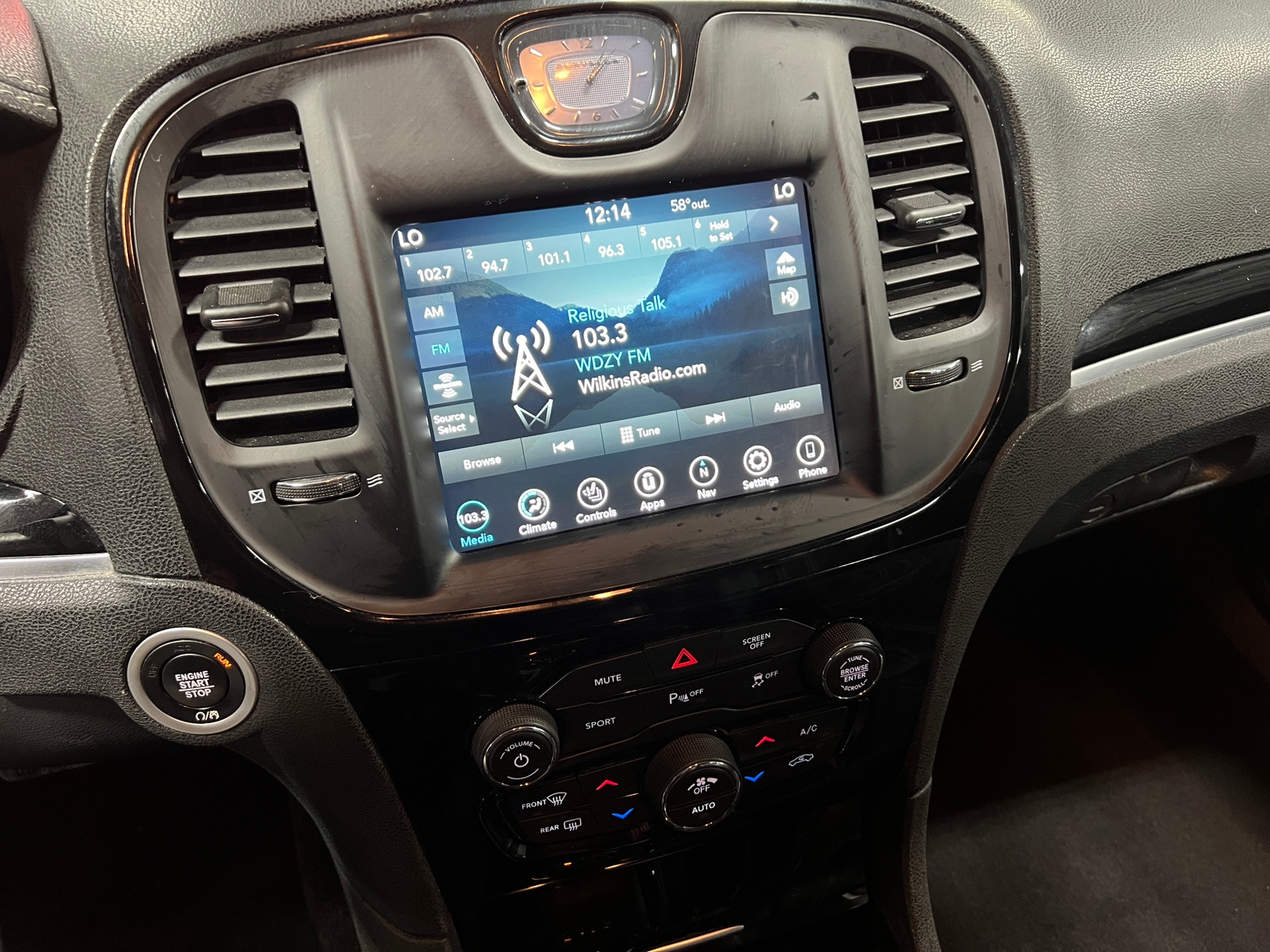 Thumbnail: 2023 Chrysler 300 - 3