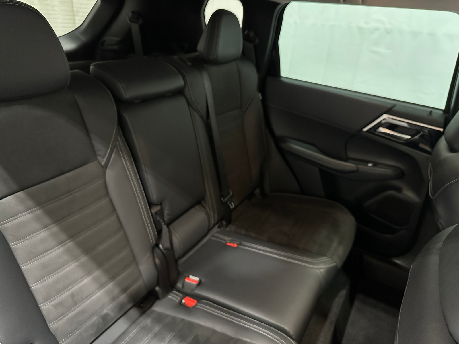 Thumbnail: 2023 Mitsubishi Outlander - 5