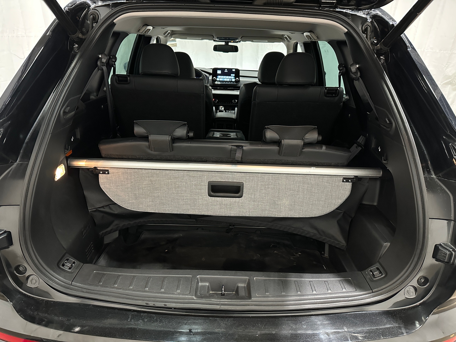 Thumbnail: 2023 Mitsubishi Outlander - 6