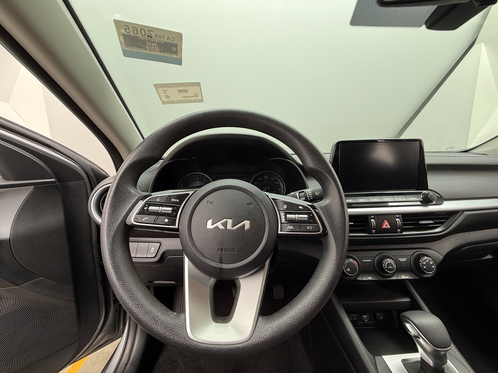 Thumbnail: 2024 Kia Forte - 5