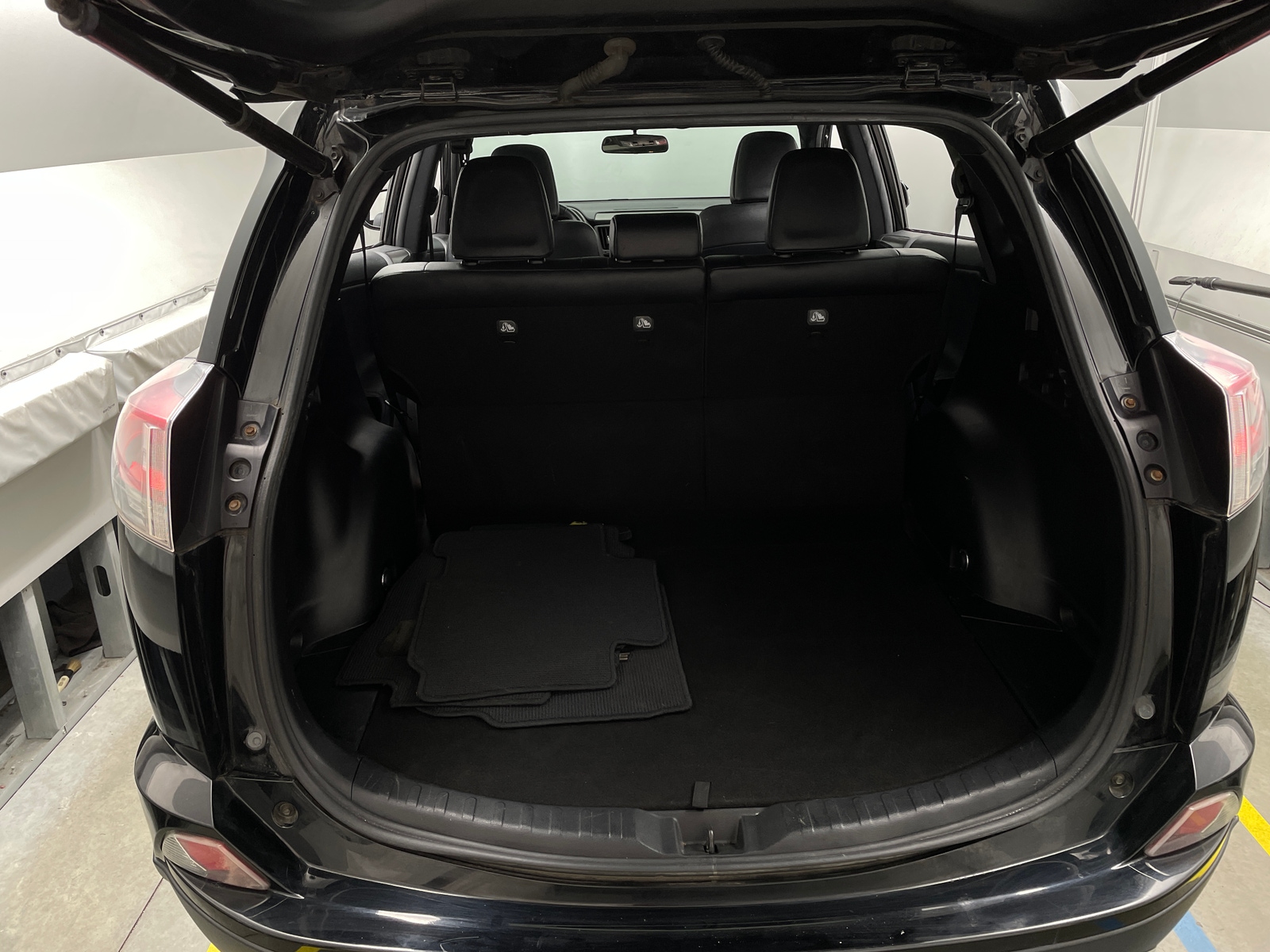 Thumbnail: 2016 Toyota RAV4 - 6