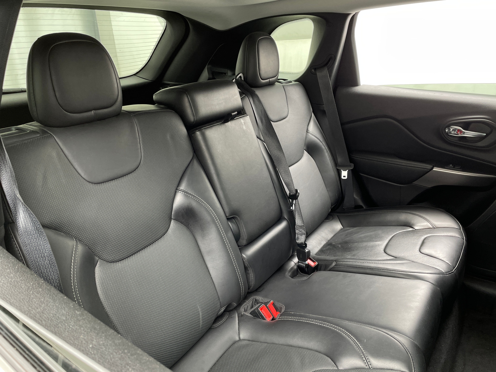 Thumbnail: 2020 Jeep Cherokee - 5