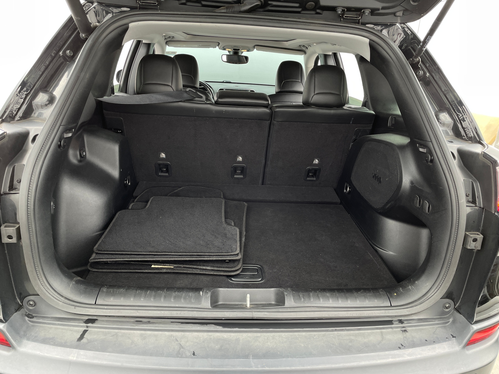 Thumbnail: 2020 Jeep Cherokee - 6