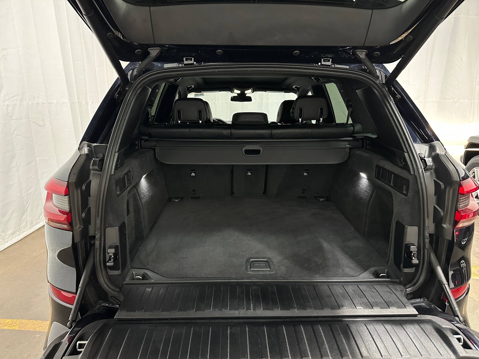 Thumbnail: 2021 BMW X5 - 6