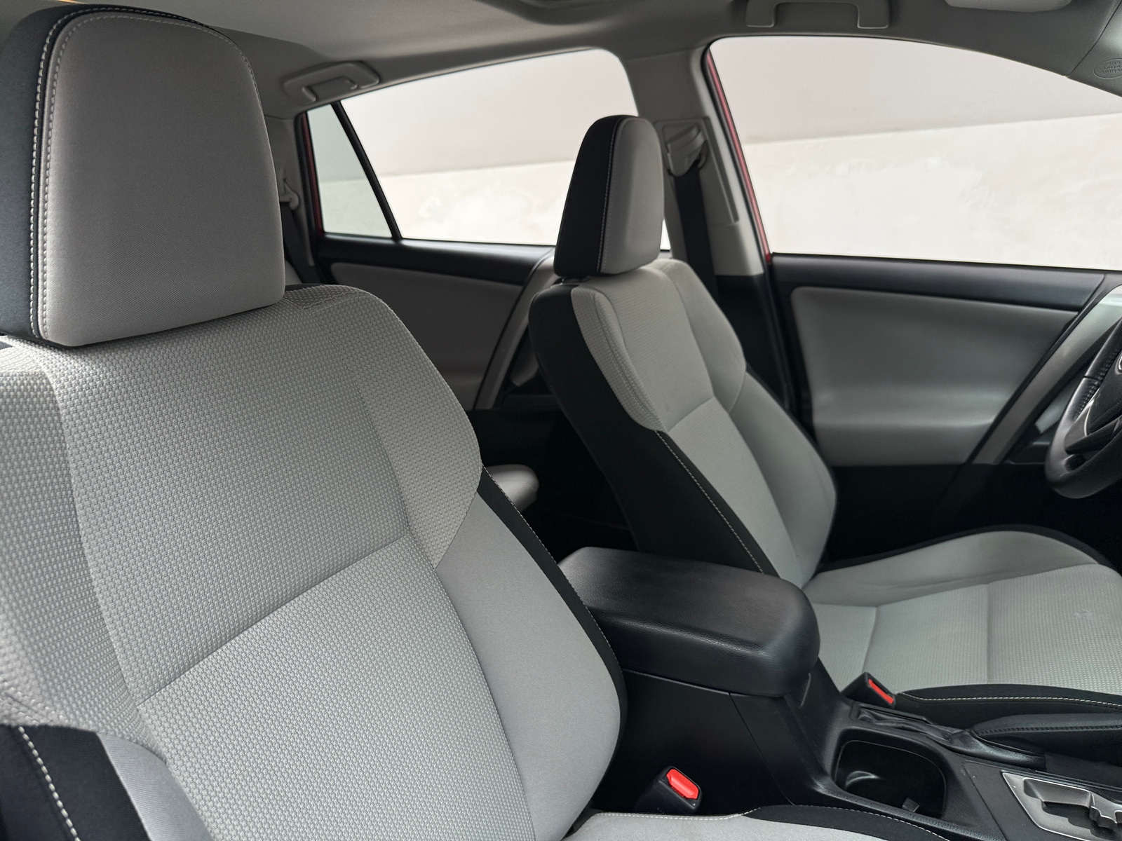 Thumbnail: 2017 Toyota RAV4 - 2