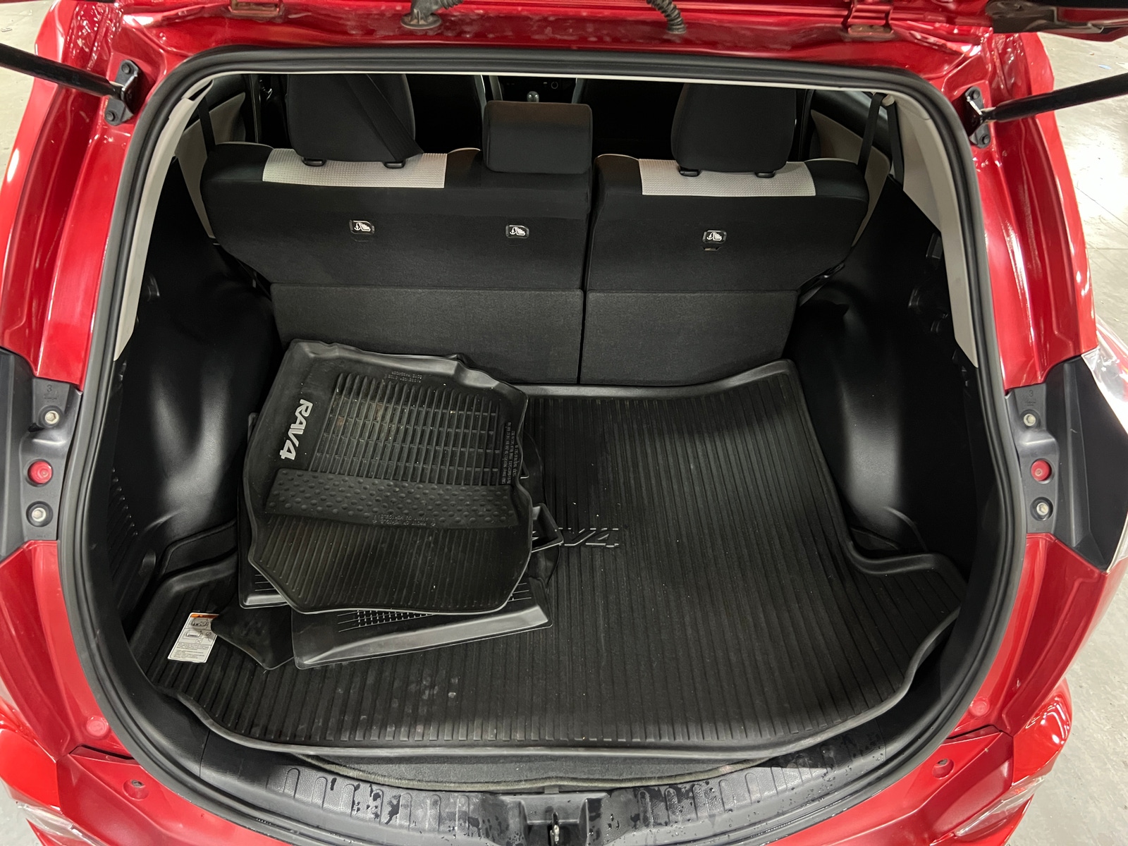 Thumbnail: 2017 Toyota RAV4 - 7