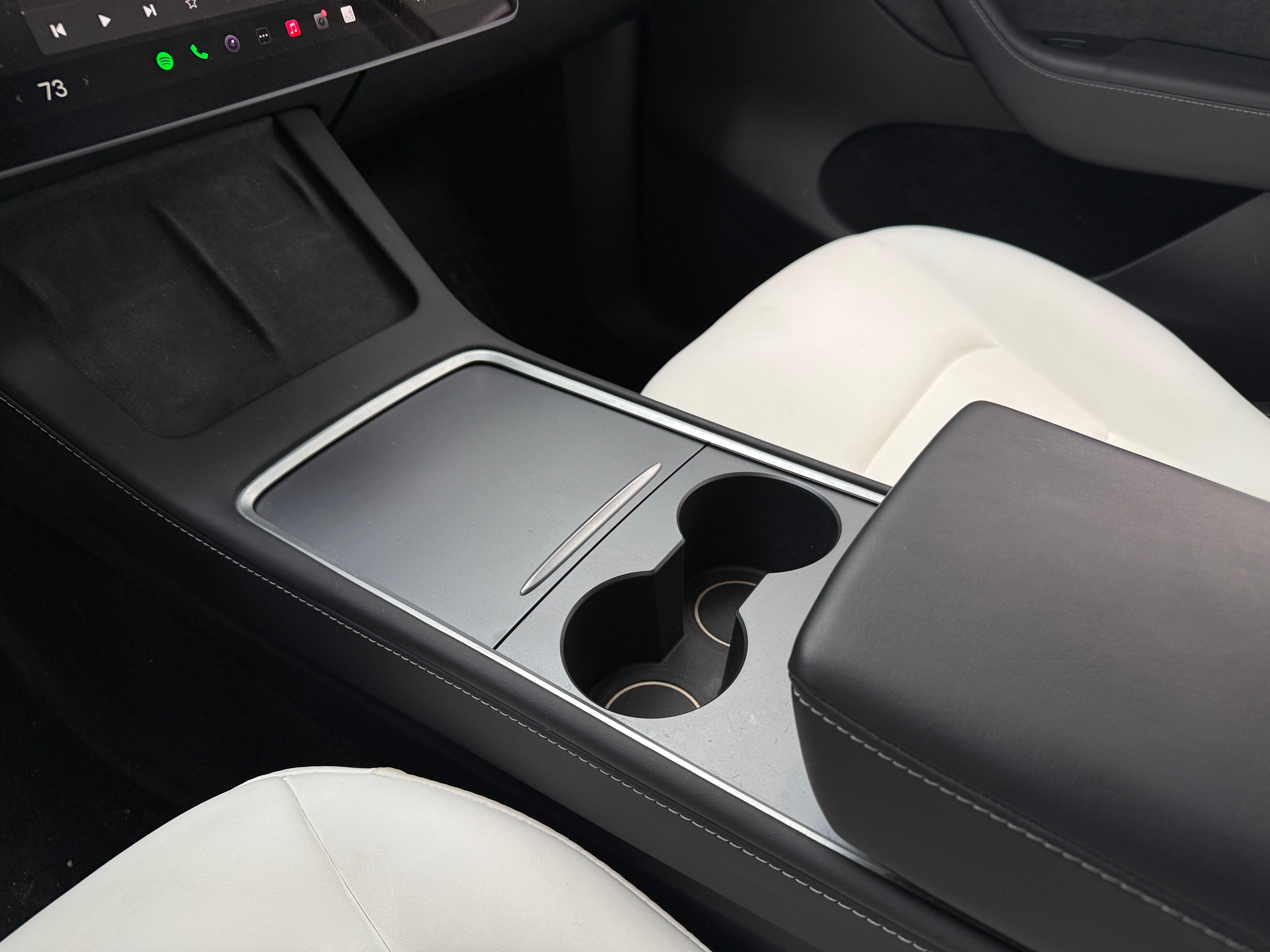 Used 2024 Tesla Model Y Long Range with VIN 7SAYGAEE2RF038677 for sale in Oak Creek, WI