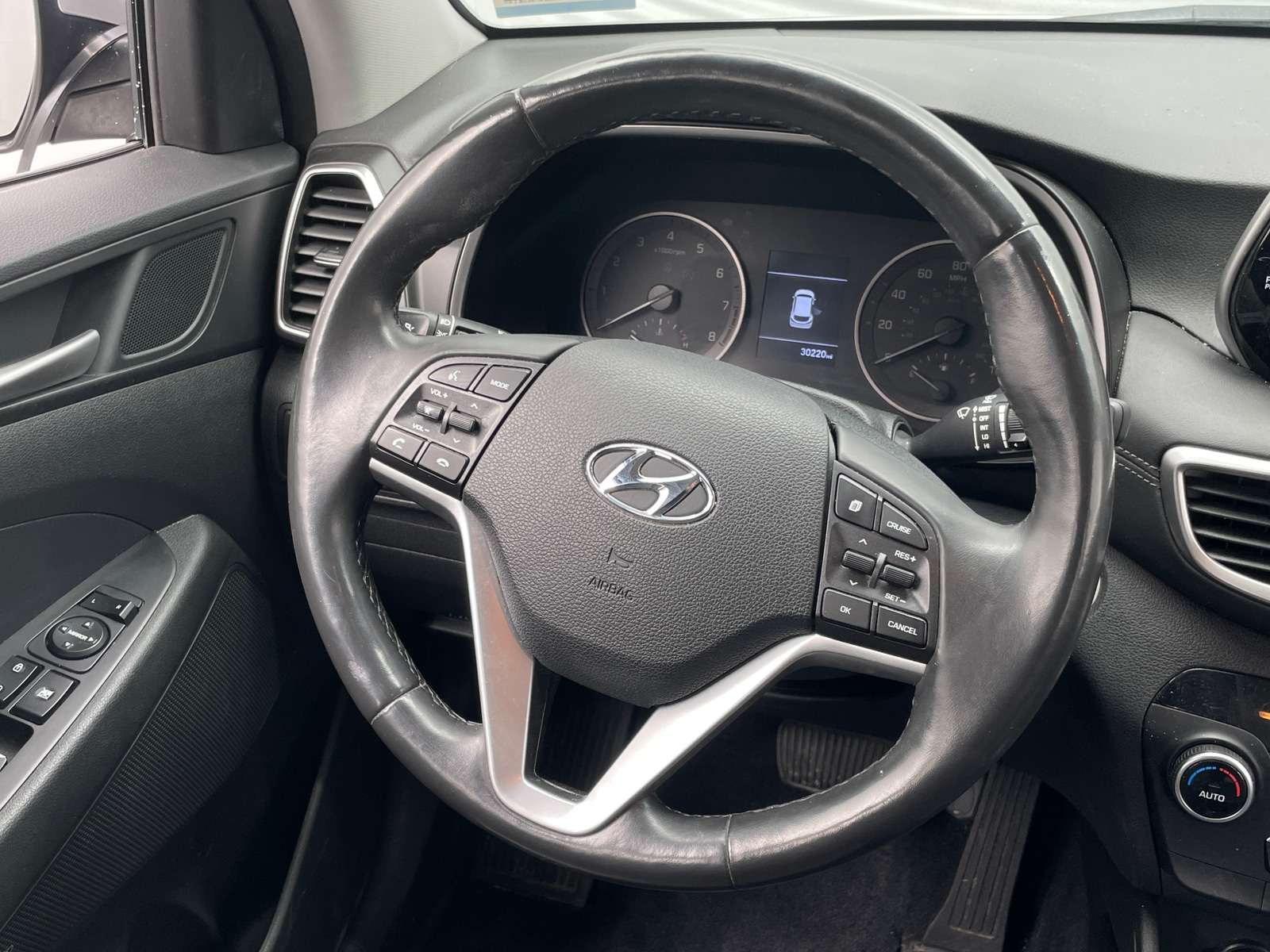 Thumbnail: 2019 Hyundai Tucson - 4