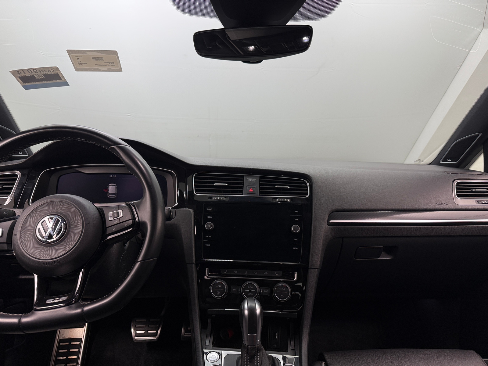 Thumbnail: 2019 Volkswagen Golf - 2