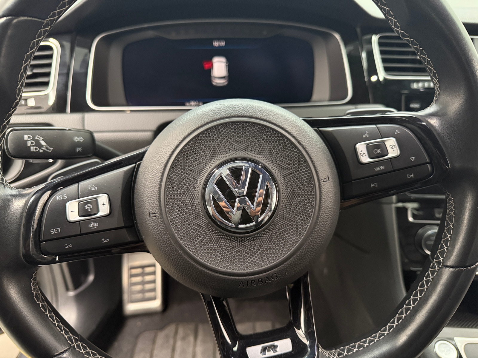 Thumbnail: 2019 Volkswagen Golf - 4