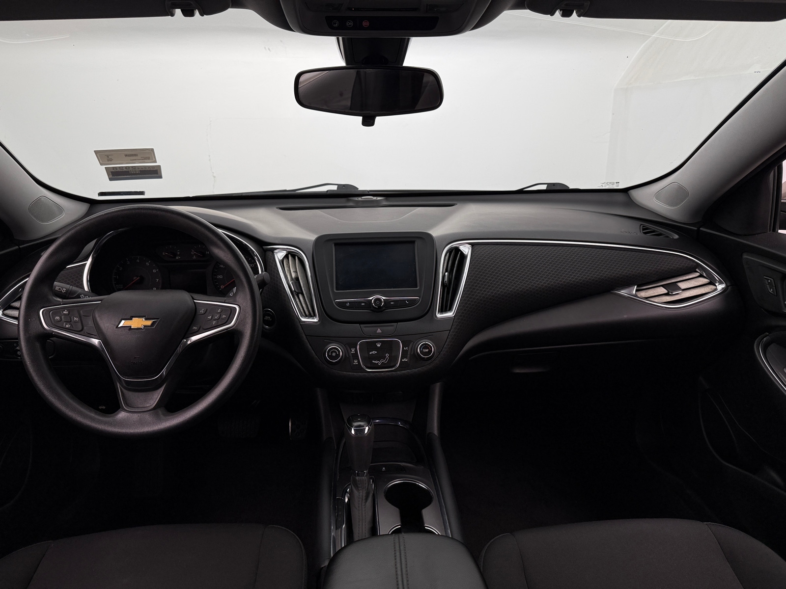 Thumbnail: 2018 Chevrolet Malibu - 3