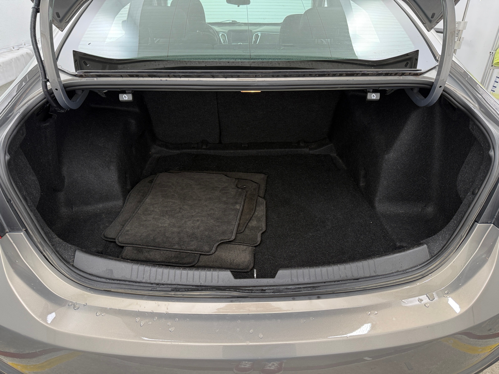 Thumbnail: 2018 Chevrolet Malibu - 7