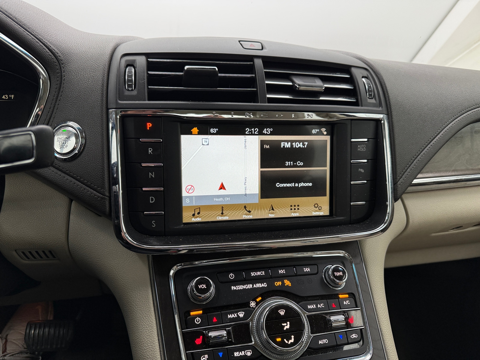 Thumbnail: 2018 Lincoln Continental - 3