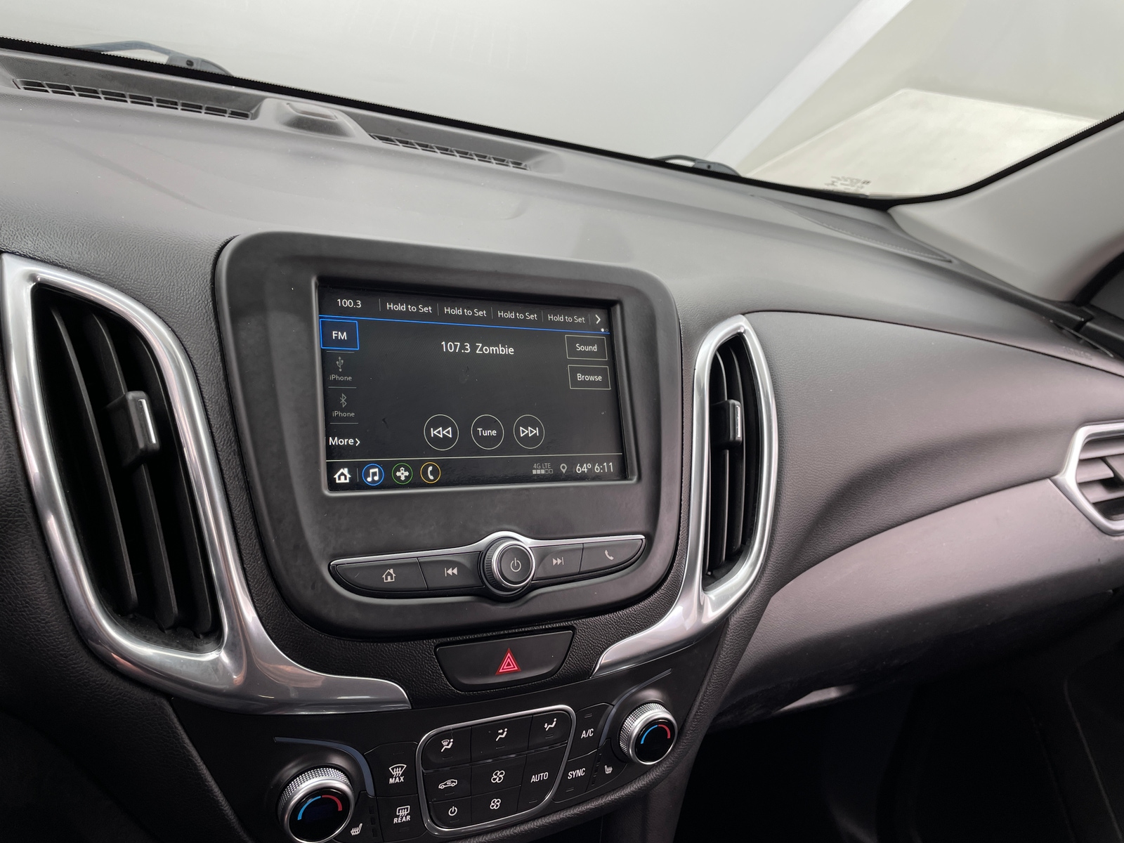 Thumbnail: 2019 Chevrolet Equinox - 4