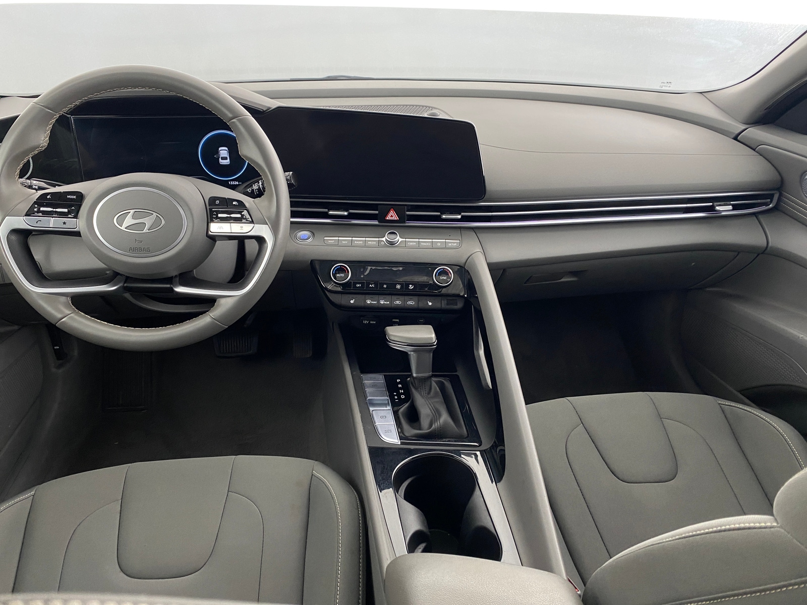 Thumbnail: 2024 Hyundai Elantra - 3