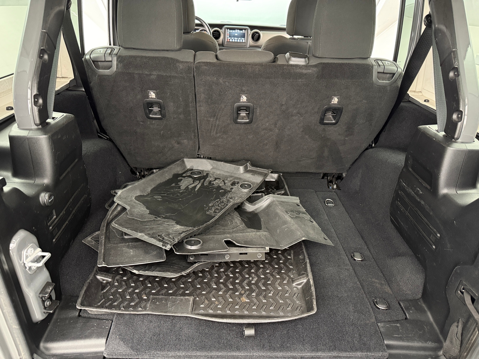 Thumbnail: 2019 Jeep Wrangler - 7