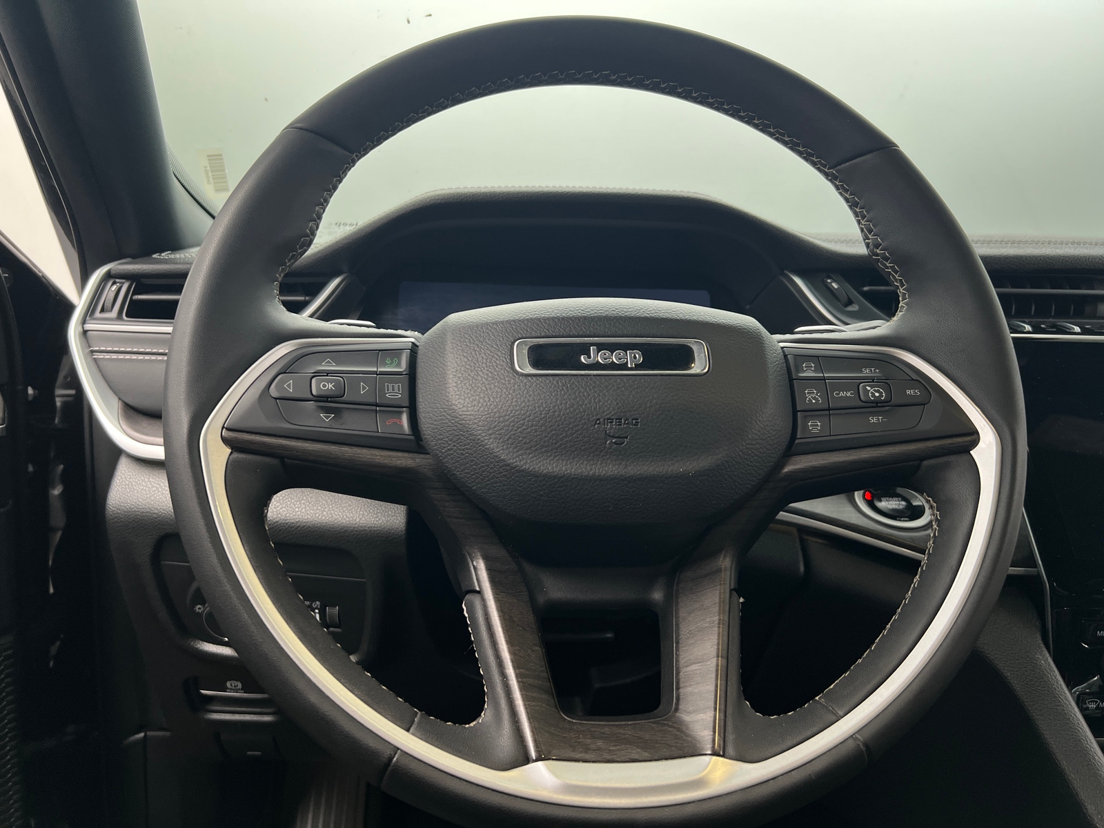 Thumbnail: 2024 Jeep Grand Cherokee - 4