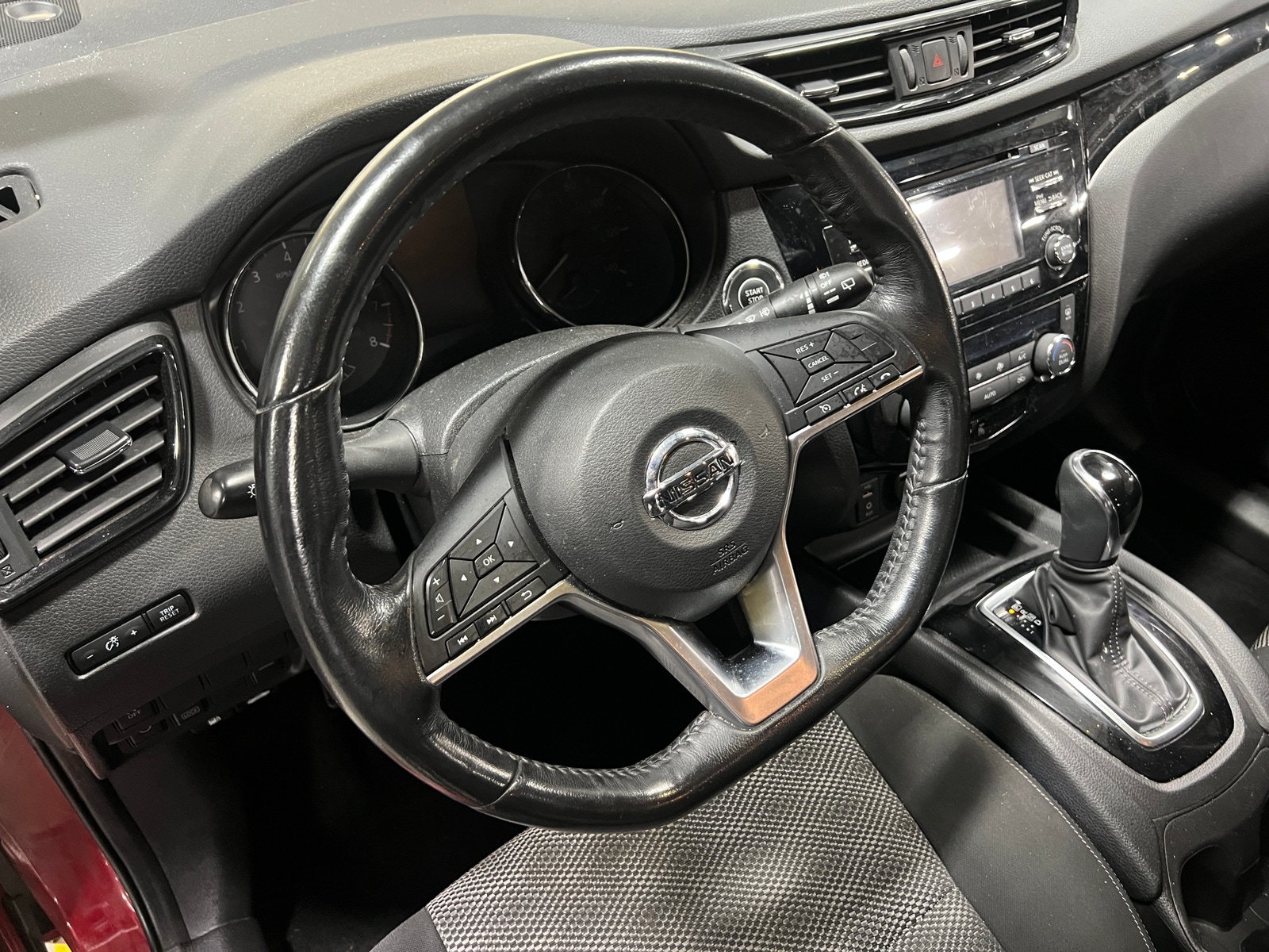 Thumbnail: 2018 Nissan Rogue Sport - 5