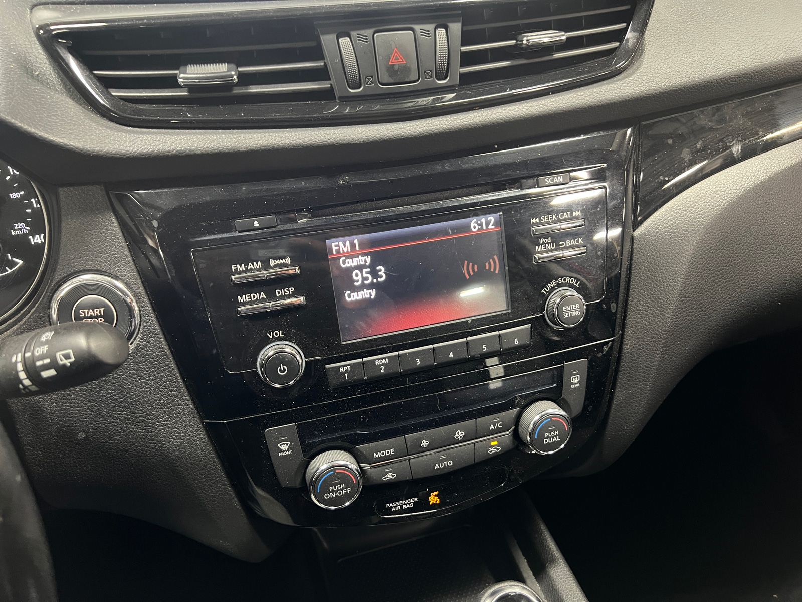 Thumbnail: 2018 Nissan Rogue Sport - 4