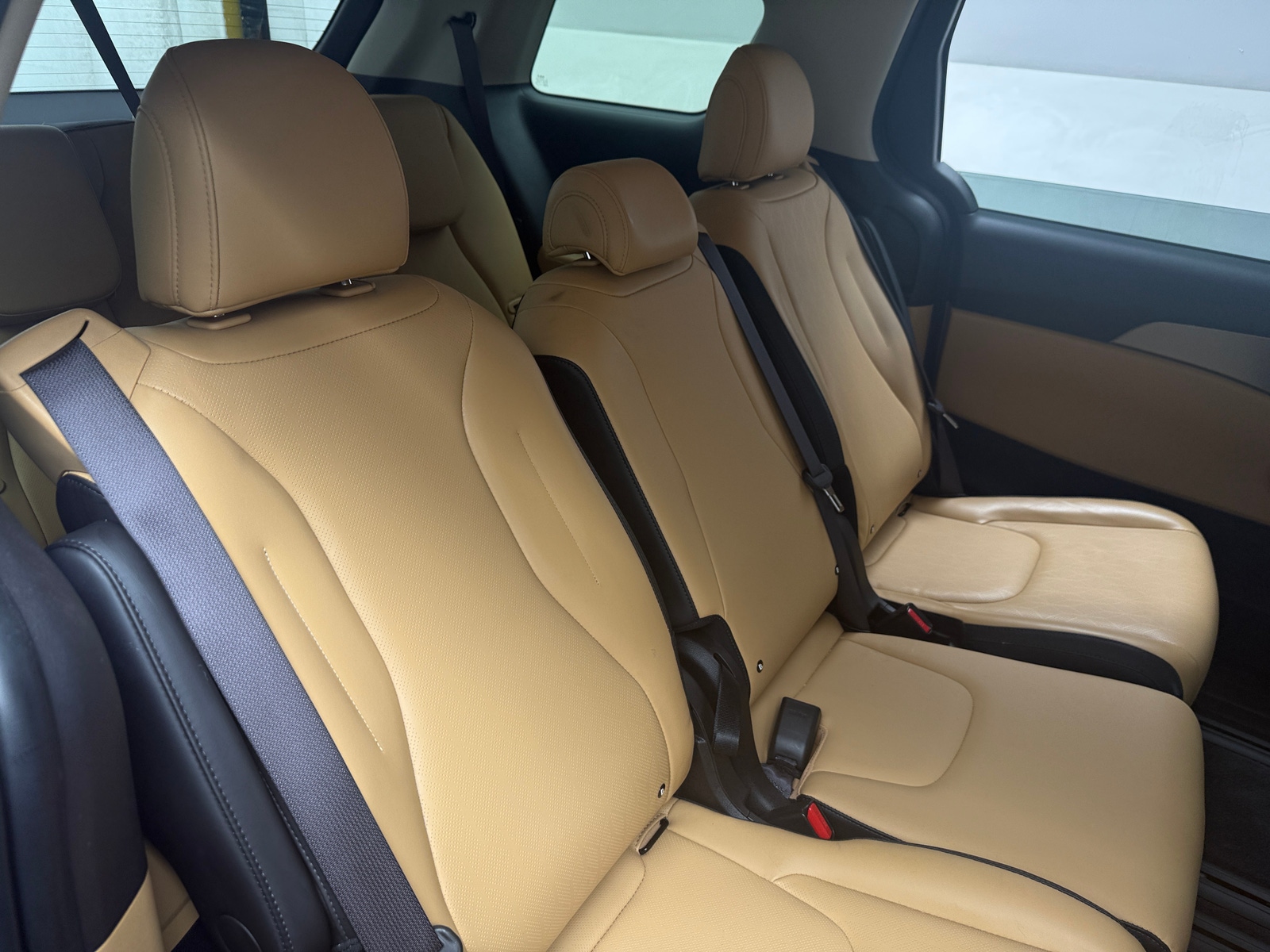 Thumbnail: 2023 Kia Carnival - 5