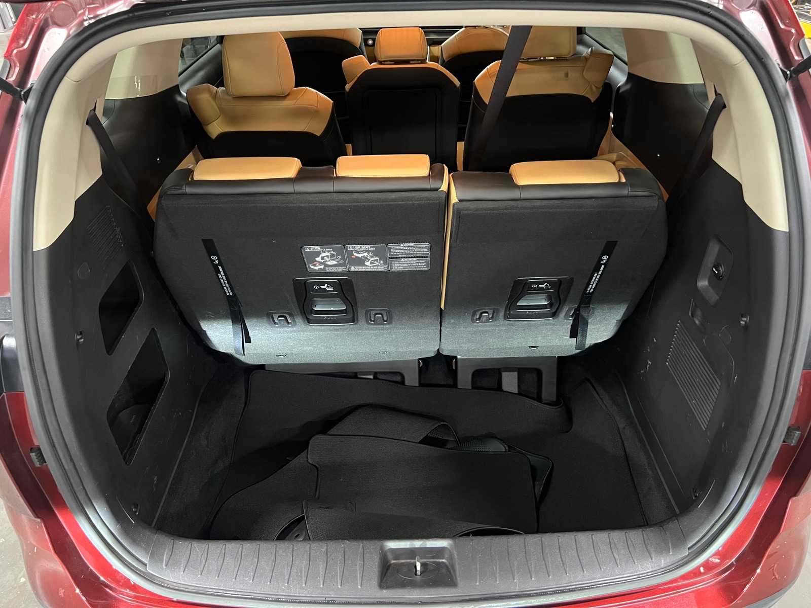 Thumbnail: 2023 Kia Carnival - 6