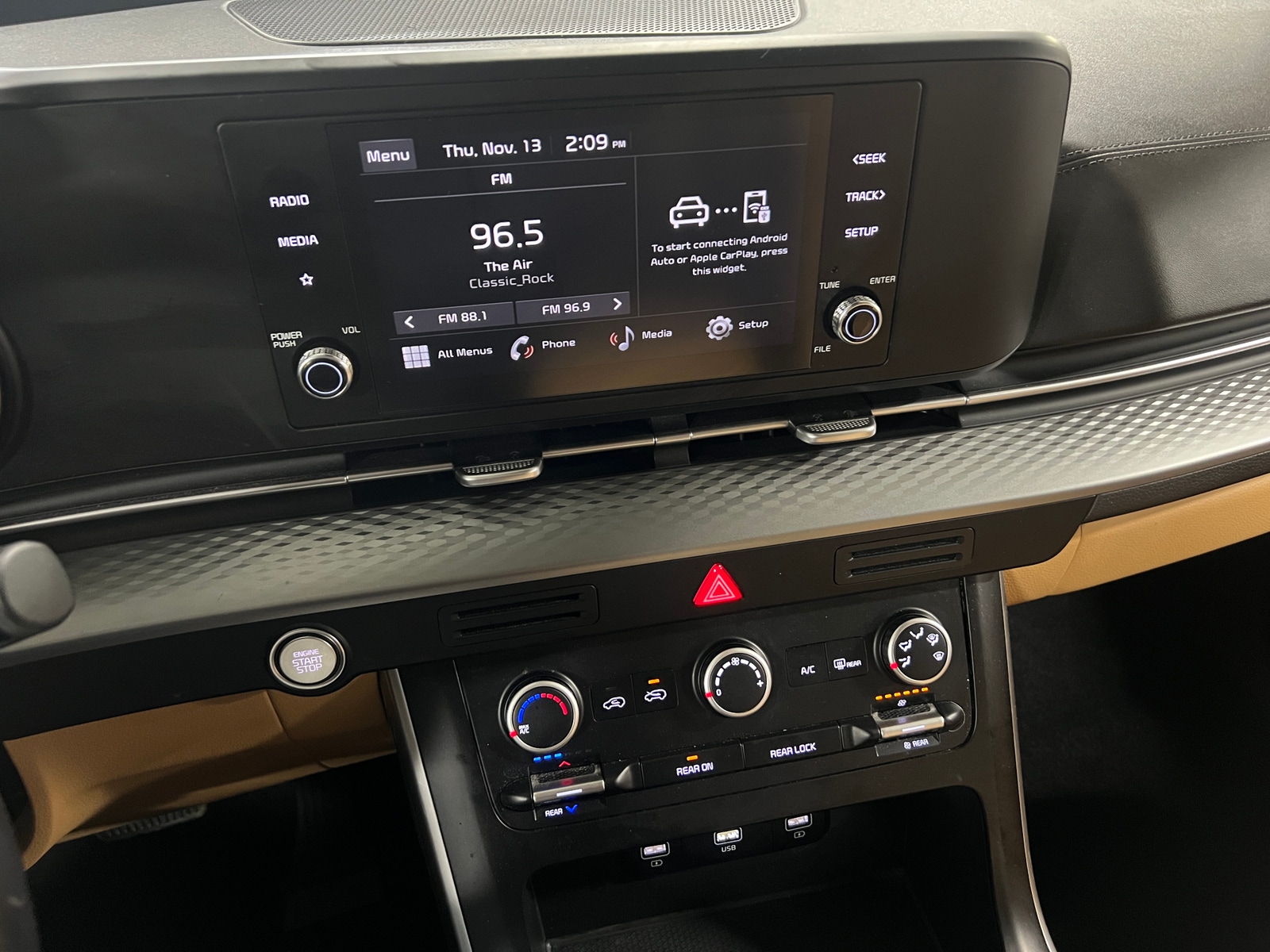 Thumbnail: 2023 Kia Carnival - 3