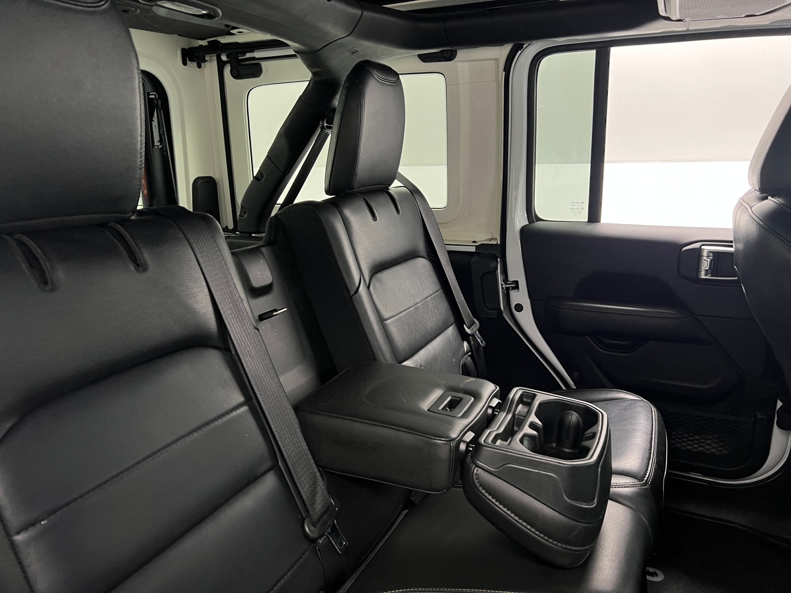 Thumbnail: 2022 Jeep Wrangler - 6