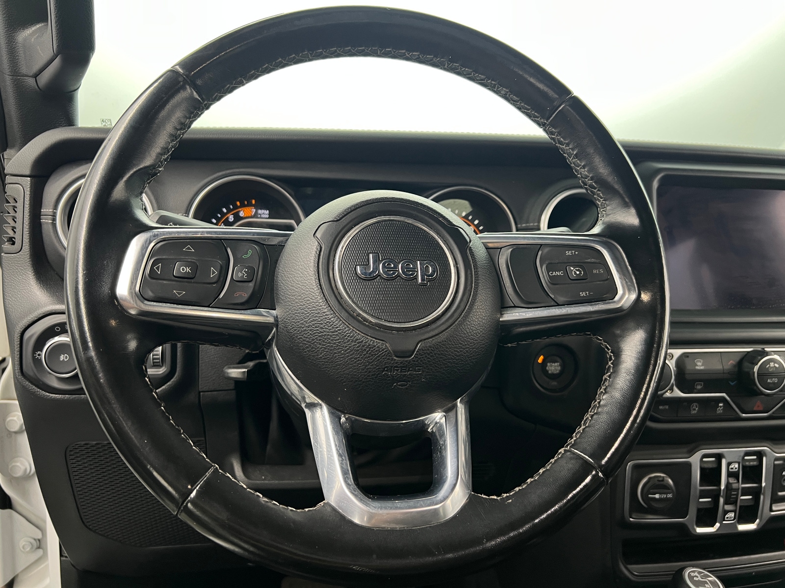 Thumbnail: 2022 Jeep Wrangler - 5