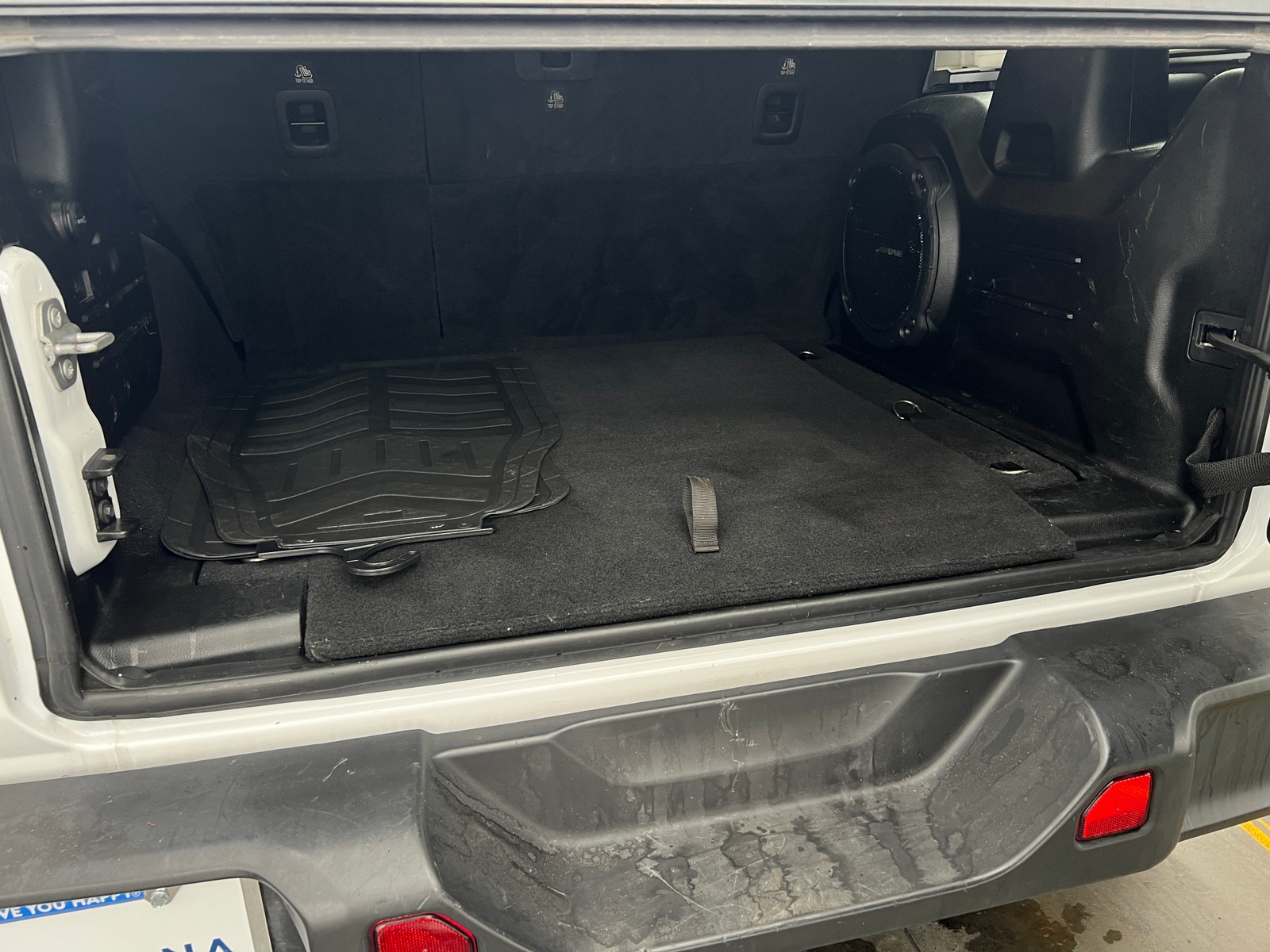 Thumbnail: 2022 Jeep Wrangler - 7