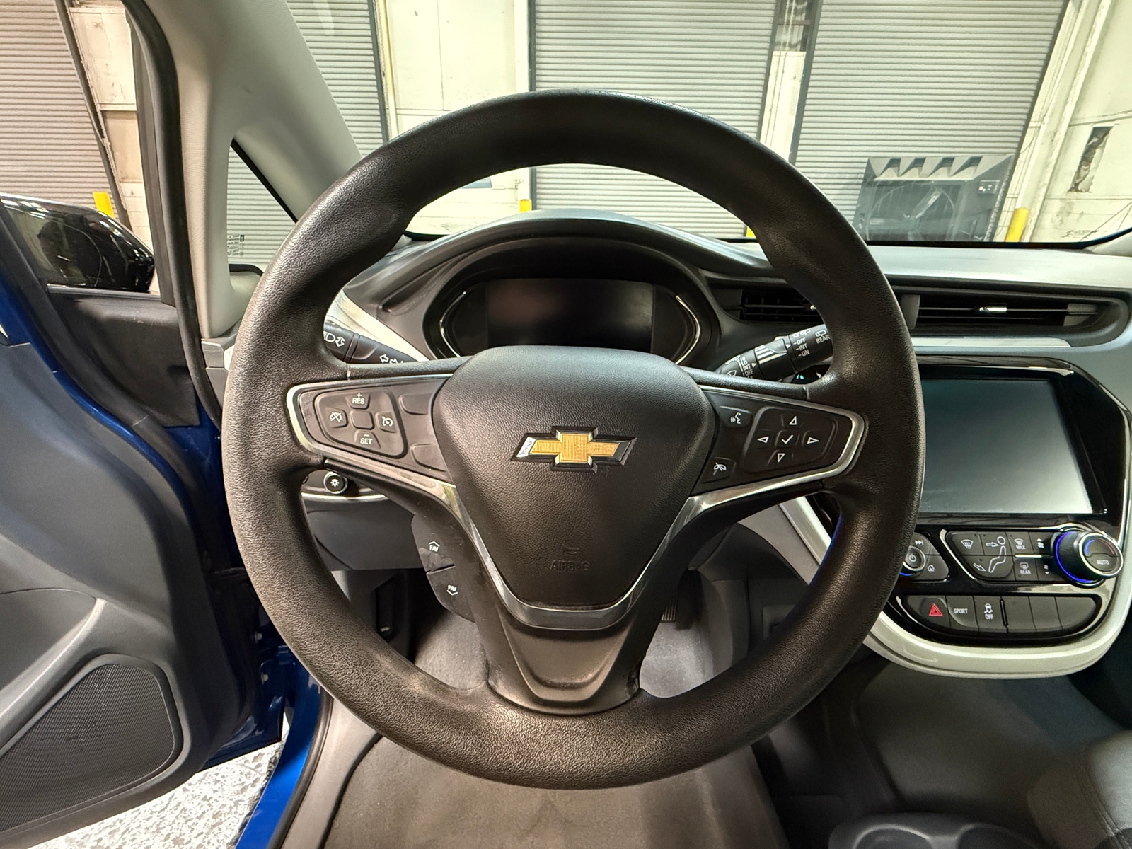 Thumbnail: 2017 Chevrolet Bolt EV - 5